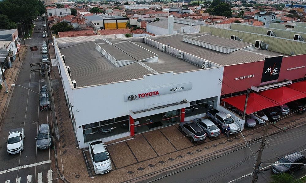 Concessionária Toyota Nipônica — edificação comercial executada pela MJR Engenharia